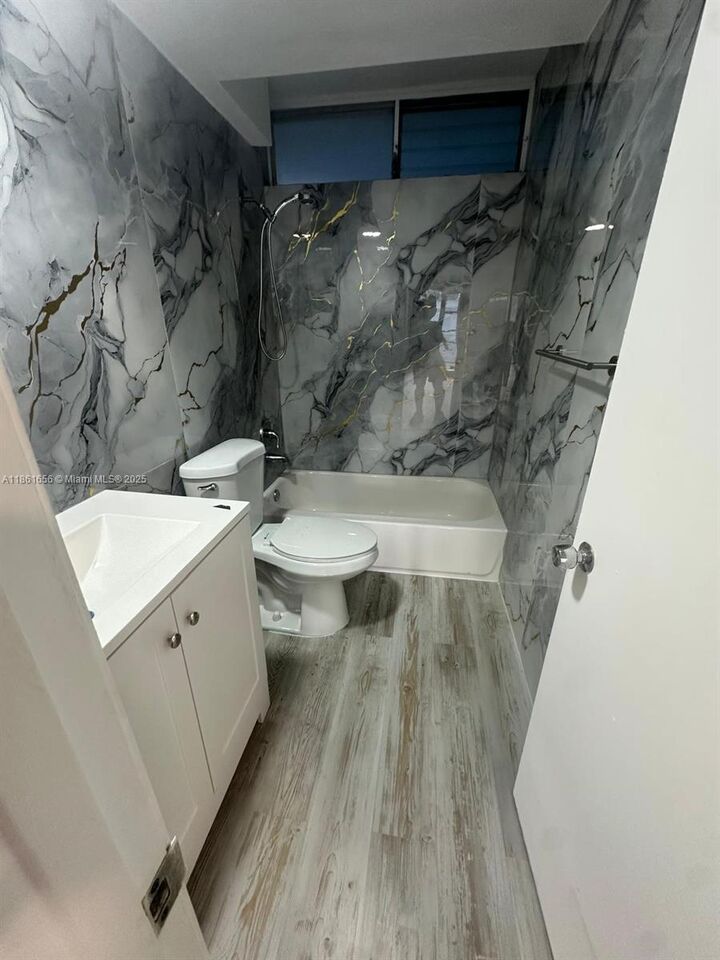Property Photo:  1400 Pennsylvania Ave 16  FL 33139 