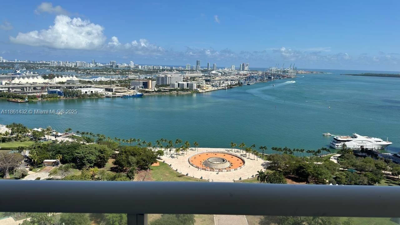 Property Photo: 50 Biscayne Blvd 3010 FL 33132