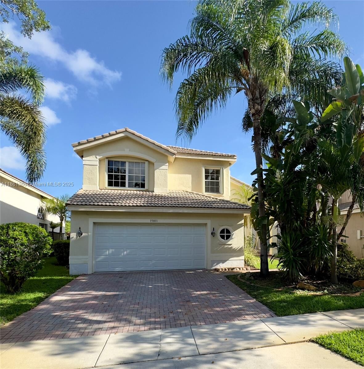 Property Photo: 15811 SW 24th St FL 33027