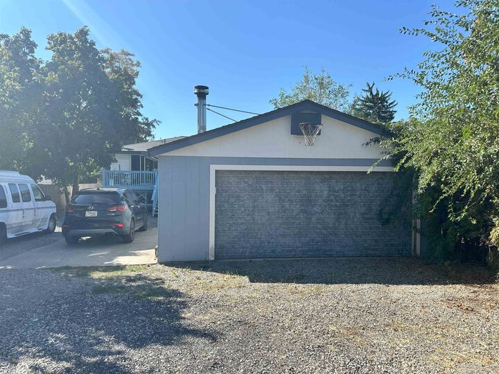 Property Photo:  1807 E Liberty Ave  WA 99207 