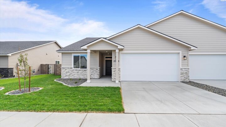 Property Photo:  2574 Sunray Ave  WA 99352 
