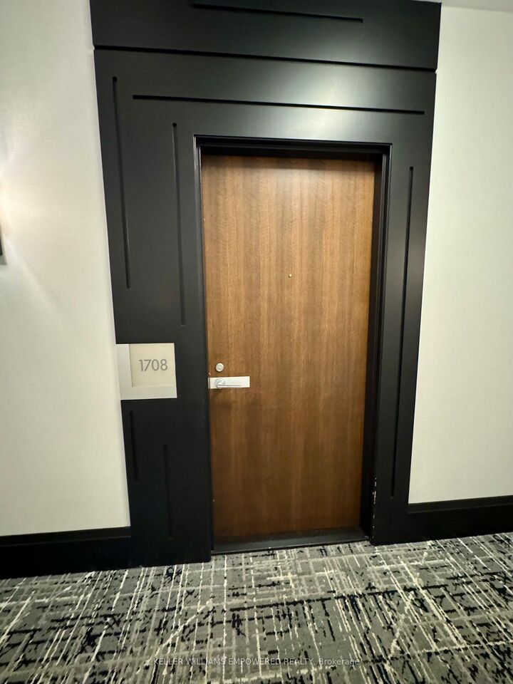 Property Photo: 111 Elizabeth Street 1708 ON M5G 1P7