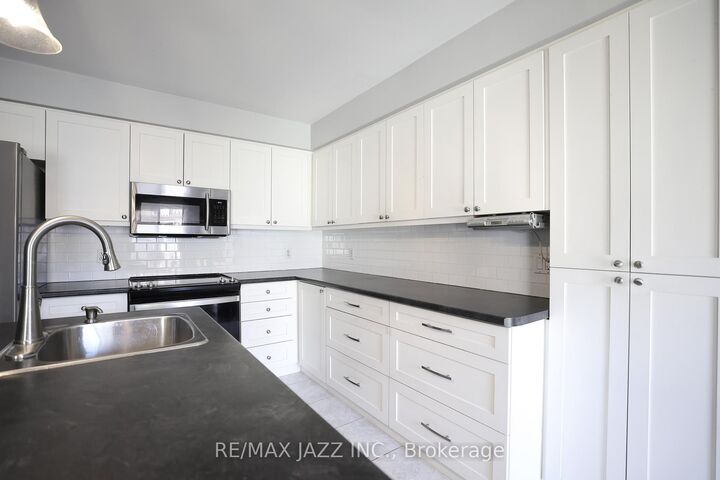 Property Photo:  66 Kilgannon Avenue  ON L1E 3E2 
