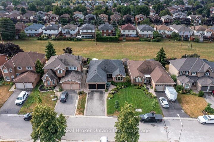 Property Photo:  961 Ridge Valley Drive  ON L1K 2G3 