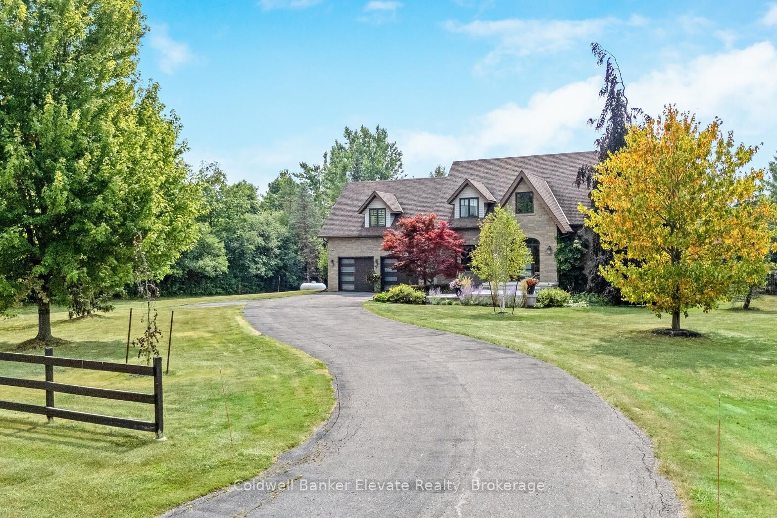 Photo de la propriété:  14294 Winston Churchill Boulevard  ON L7C 3E8 