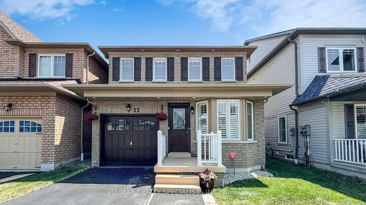 33 Donlevy Crescent  Whitby ON L1R 0B9 photo