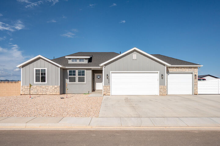 4527 N 2600 W  Cedar City UT 84721 photo