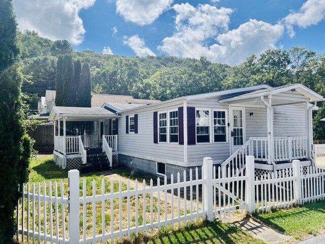 Property Photo:  121-119 6th Street  PA 15961 