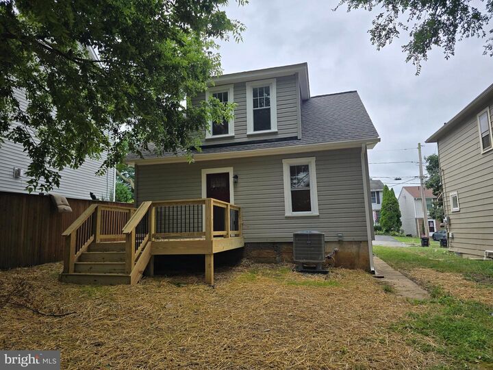 Property Photo: 20 E Hart Street VA 22601