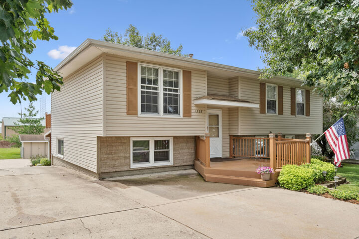 Property Photo: 1326 Greenfield Drive IA 50158
