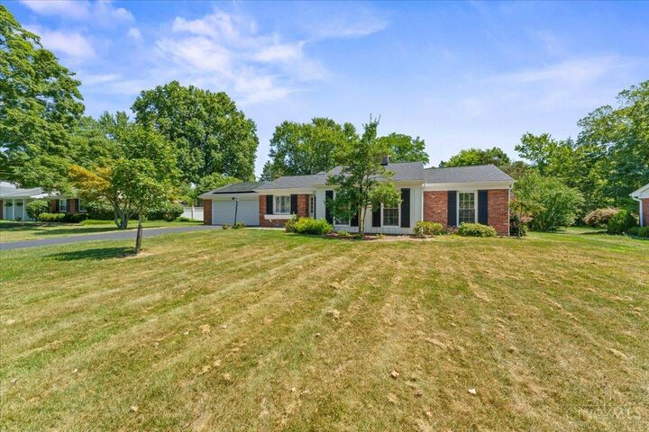Property Photo: 1624 Huntcrest Drive OH 45255