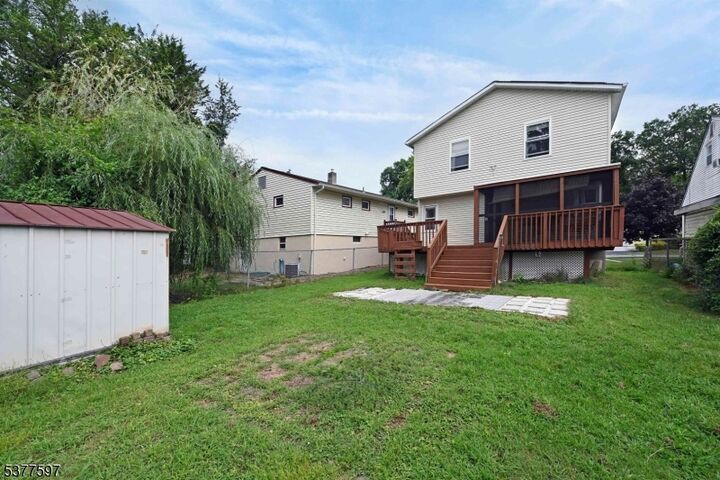 Property Photo:  15 Carlson Pl  NJ 07034
