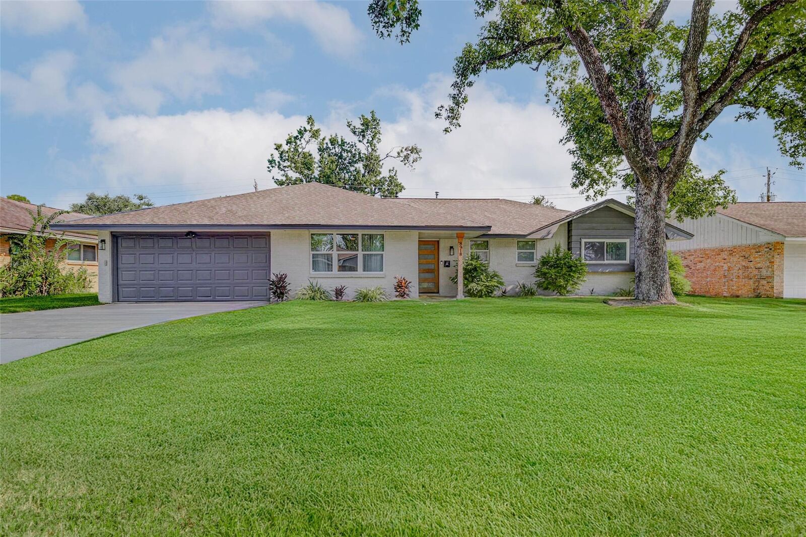 Property Photo: 8918 Springview Lane TX 77080