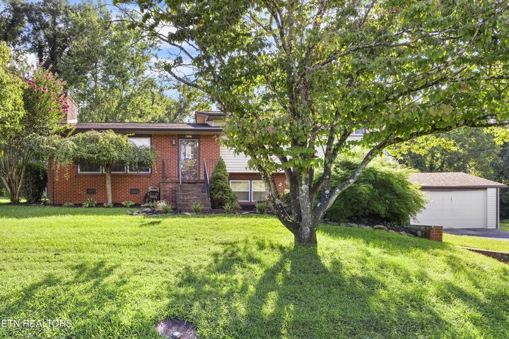 4121 Gaines Rd  Knoxville TN 37918 photo