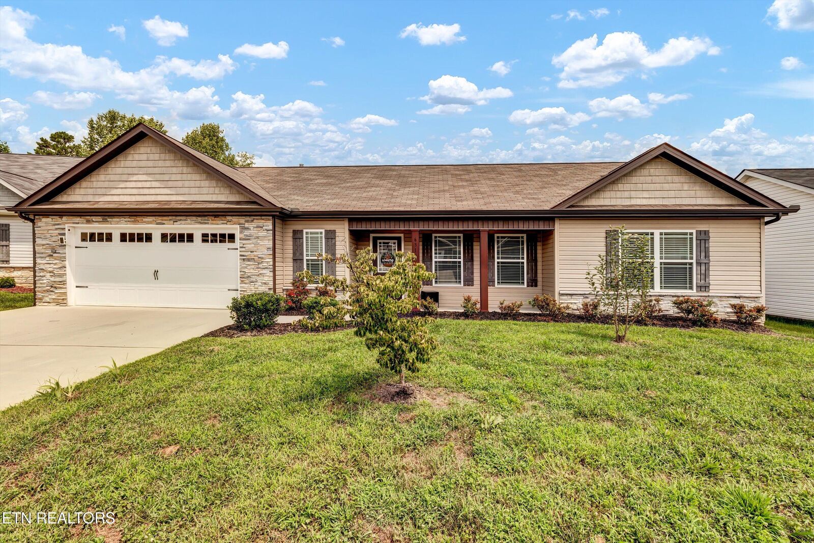 Property Photo: 6319 Altacrest Lane TN 37931