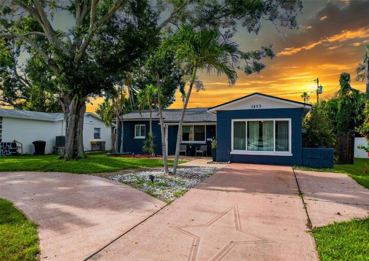 1859 Oklahoma Avenue NE  St Petersburg FL 33703 photo