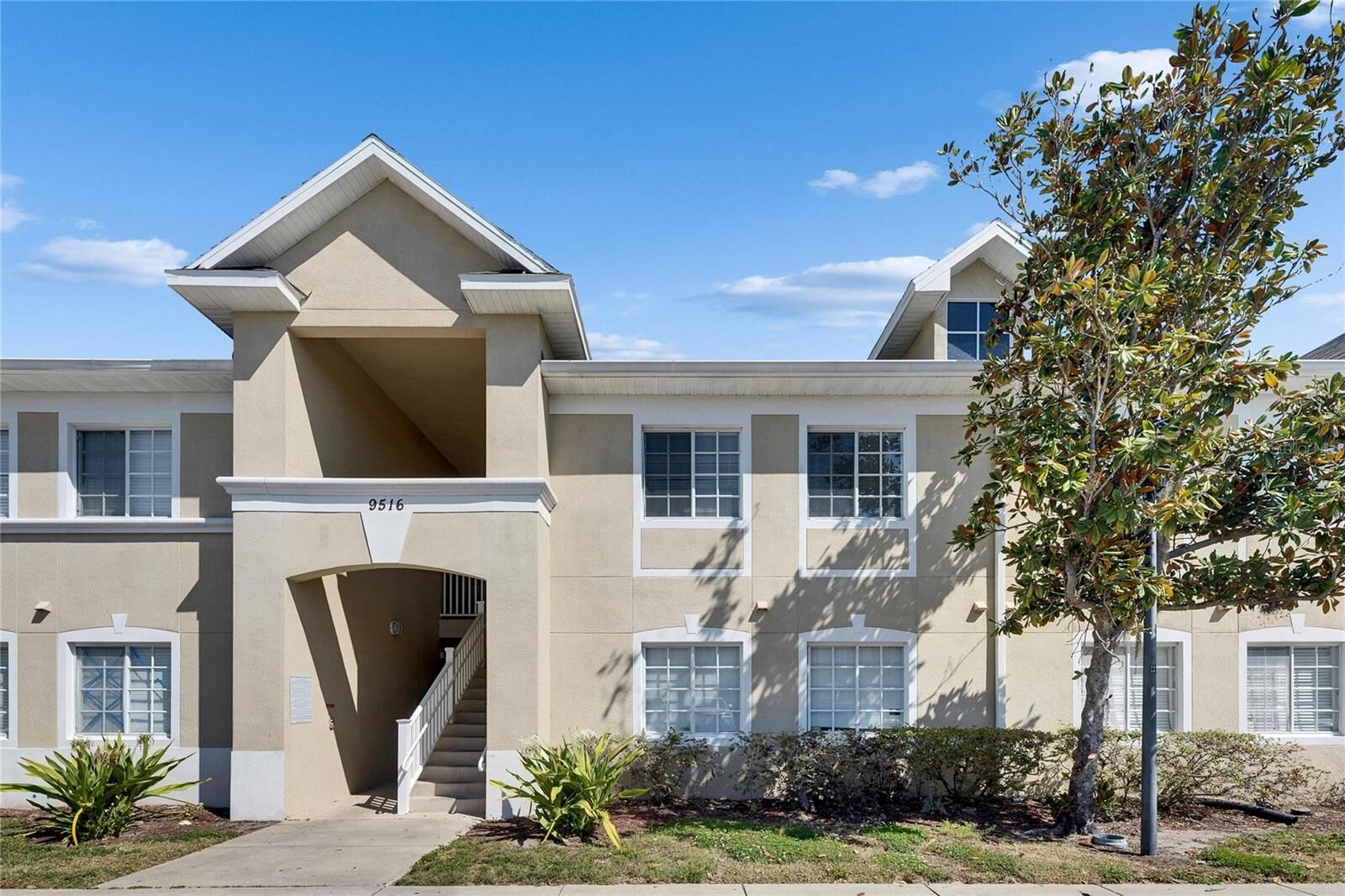 Property Photo: 9516 Amberdale Court 202 FL 33578