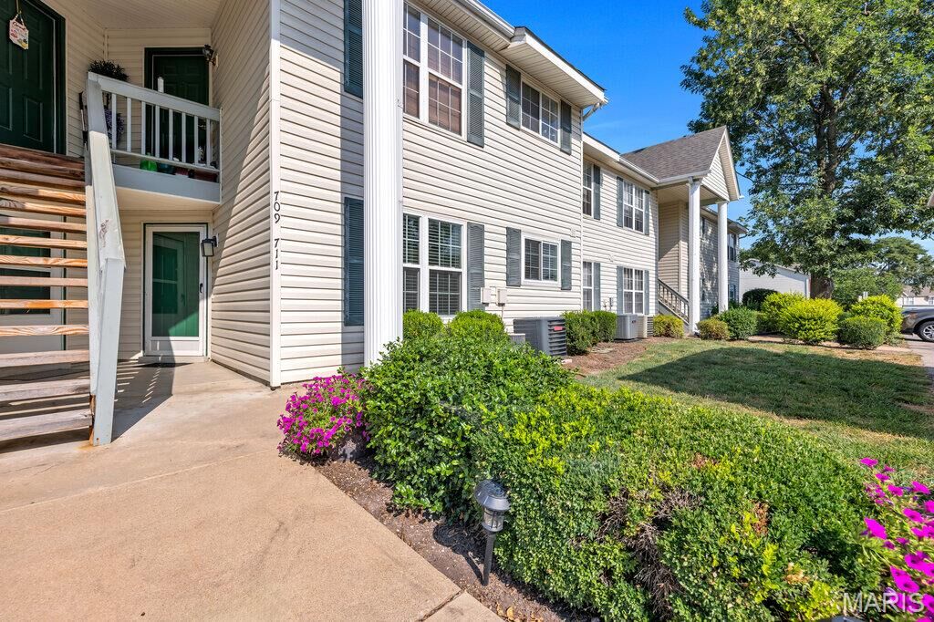 Property Photo:  711 Sugar Glen Drive  MO 63376 