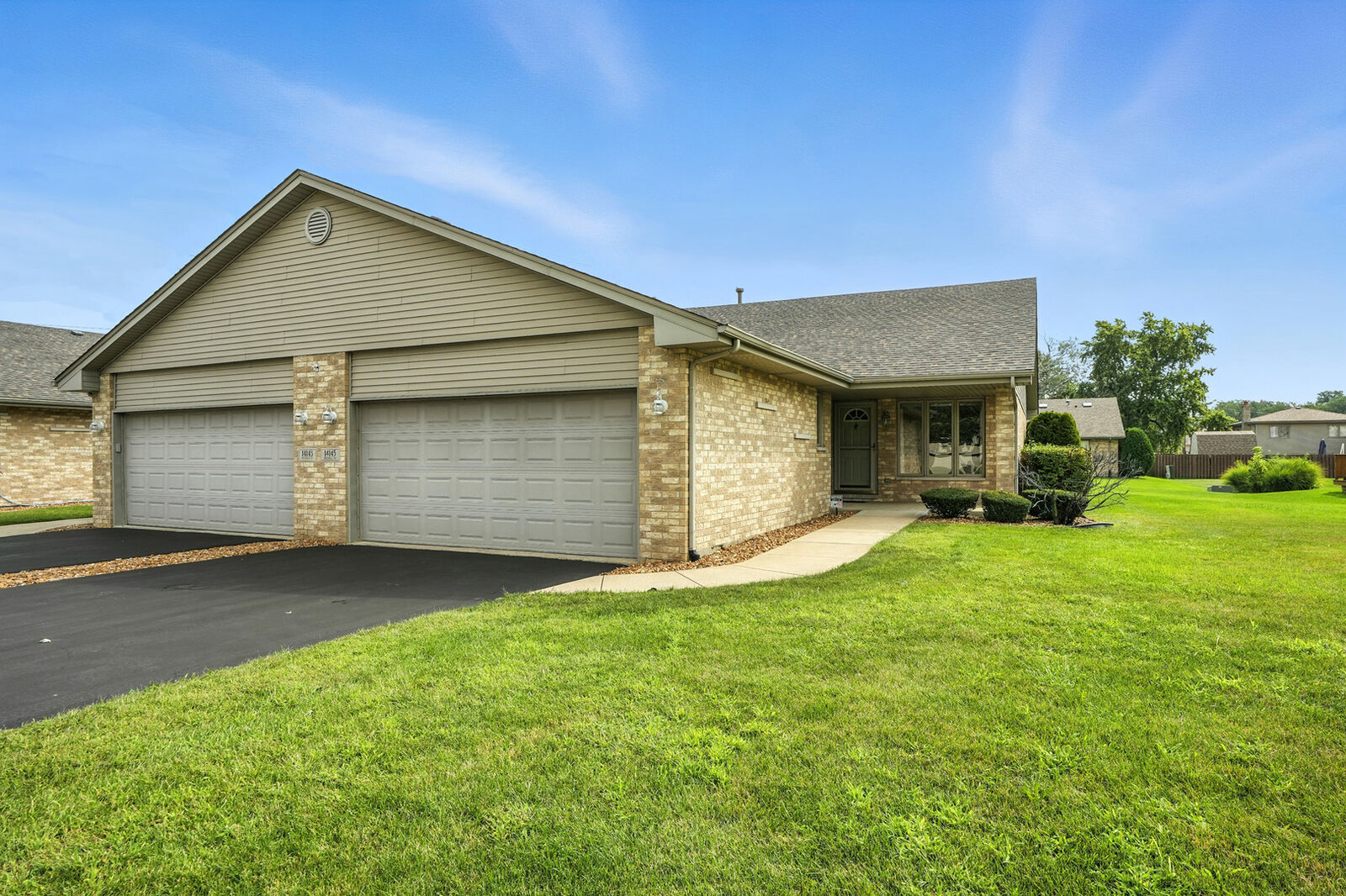 Property Photo: 14145 Kedvale Avenue 3 IL 60418