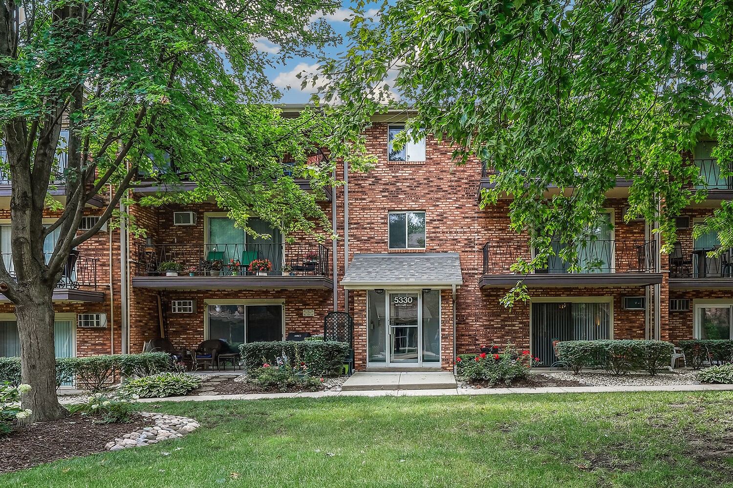 Property Photo: 5330 Waterbury Lane 1101A IL 60418