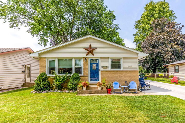 Property Photo:  262 N Fairlawn Avenue N  IL 60060 
