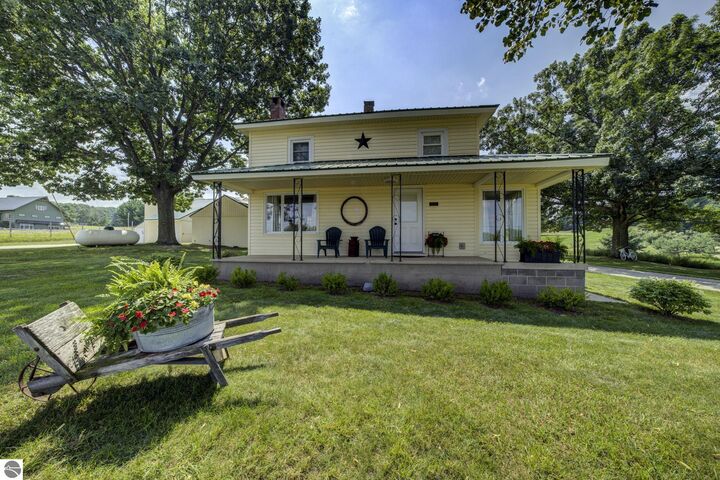 Property Photo: 4135 Schoolcraft MI 49615