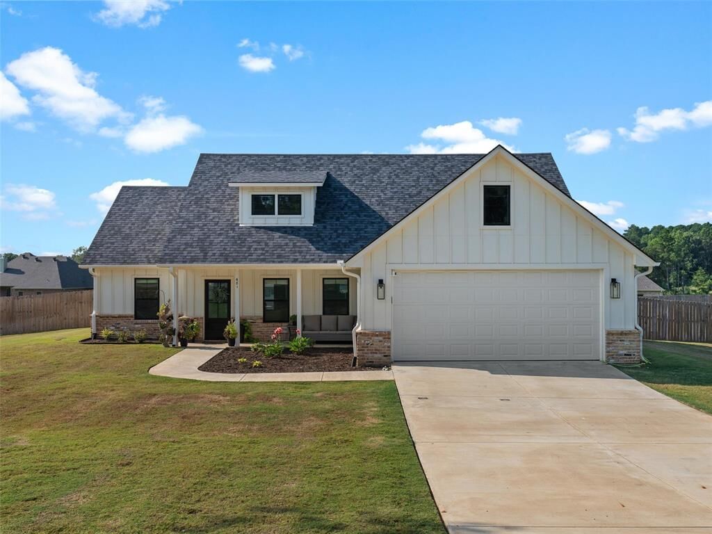 Property Photo: 681 Peavine Road TX 75662