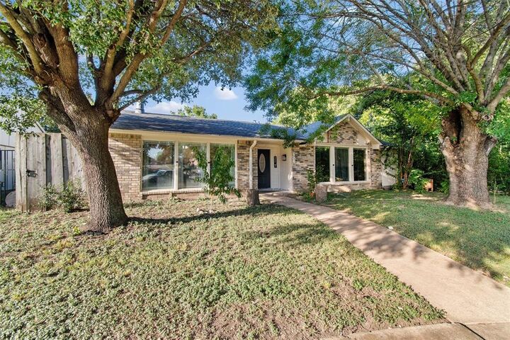 Property Photo: 9853 Sophora Circle TX 75249