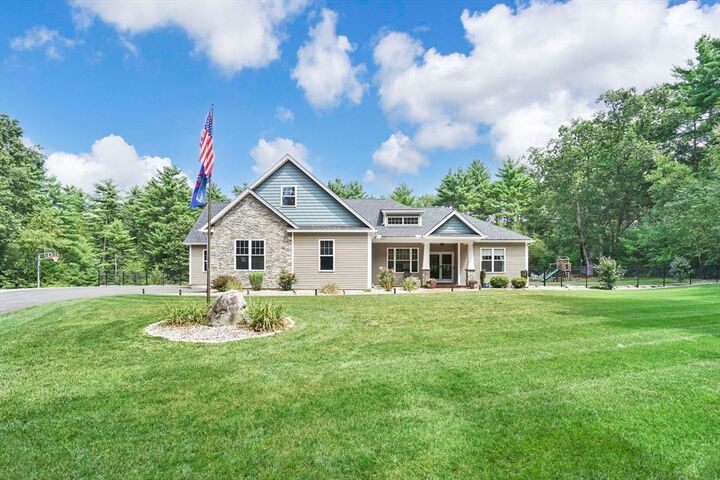 3012 Thorndike St  Palmer MA 01069 photo