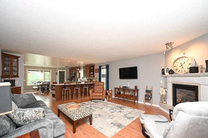 Property Photo:  150 Sunrise Drive  AB T9S 1R7 