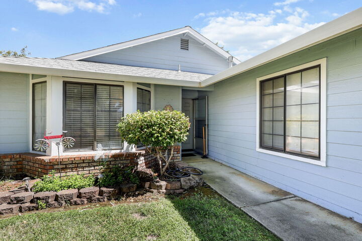 Property Photo: 1637 Lacey Lane CA 96003