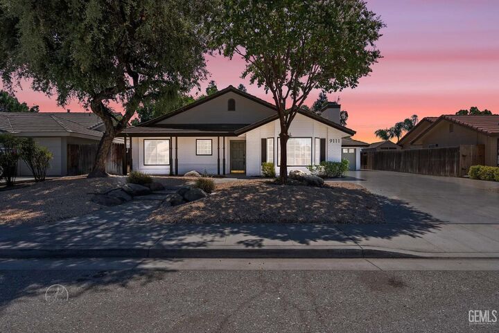 Property Photo: 9111 Birch Creek Court CA 93312