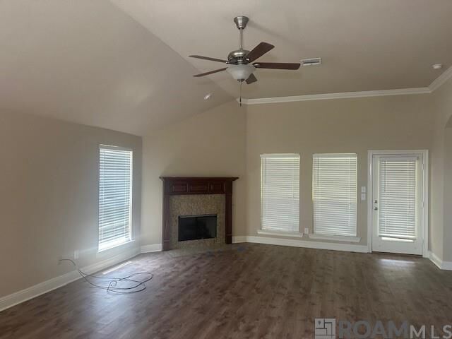 Property Photo: 10368 Montrachet Dr LA 70817