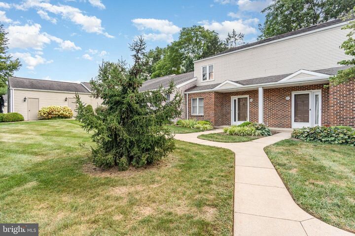 Property Photo:  19 Woodland Estate  PA 17042 