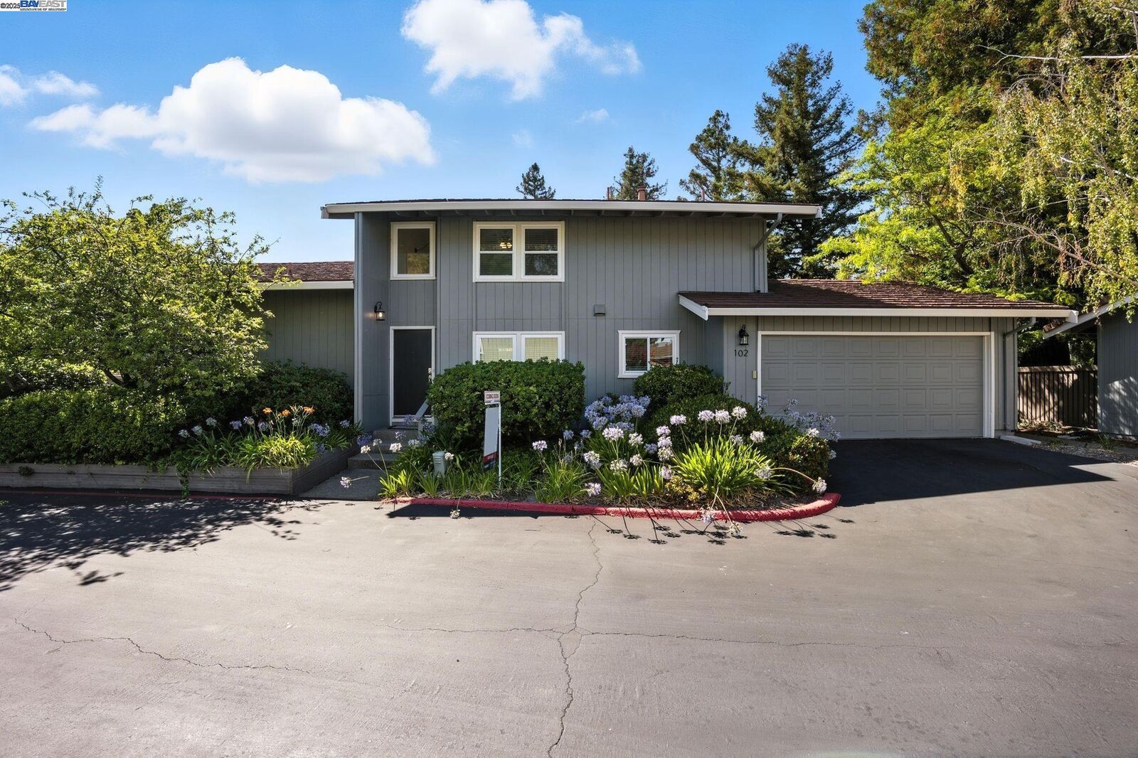 Property Photo: 102 Rolling Green Cir CA 94523