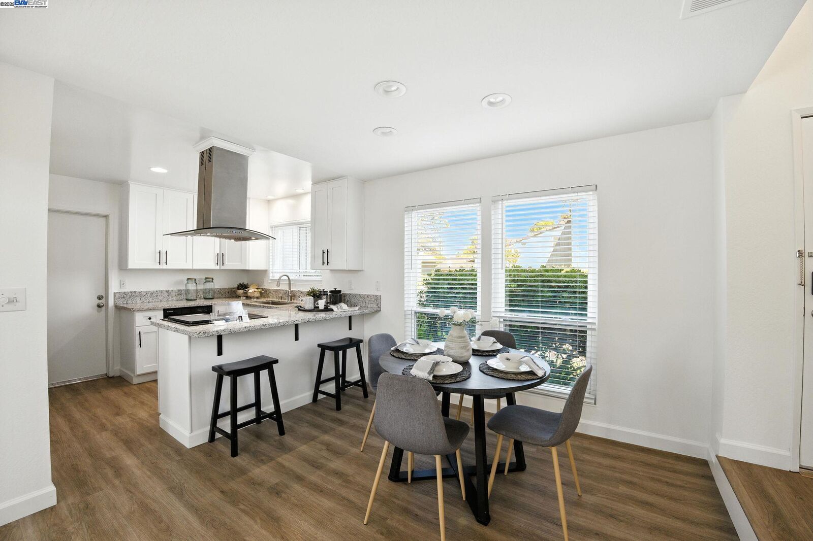 Property Photo:  102 Rolling Green Cir  CA 94523 
