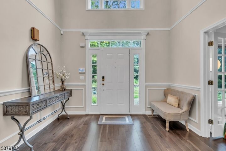 Property Photo:  8 Sir Arthurs Ct  NJ 07871 