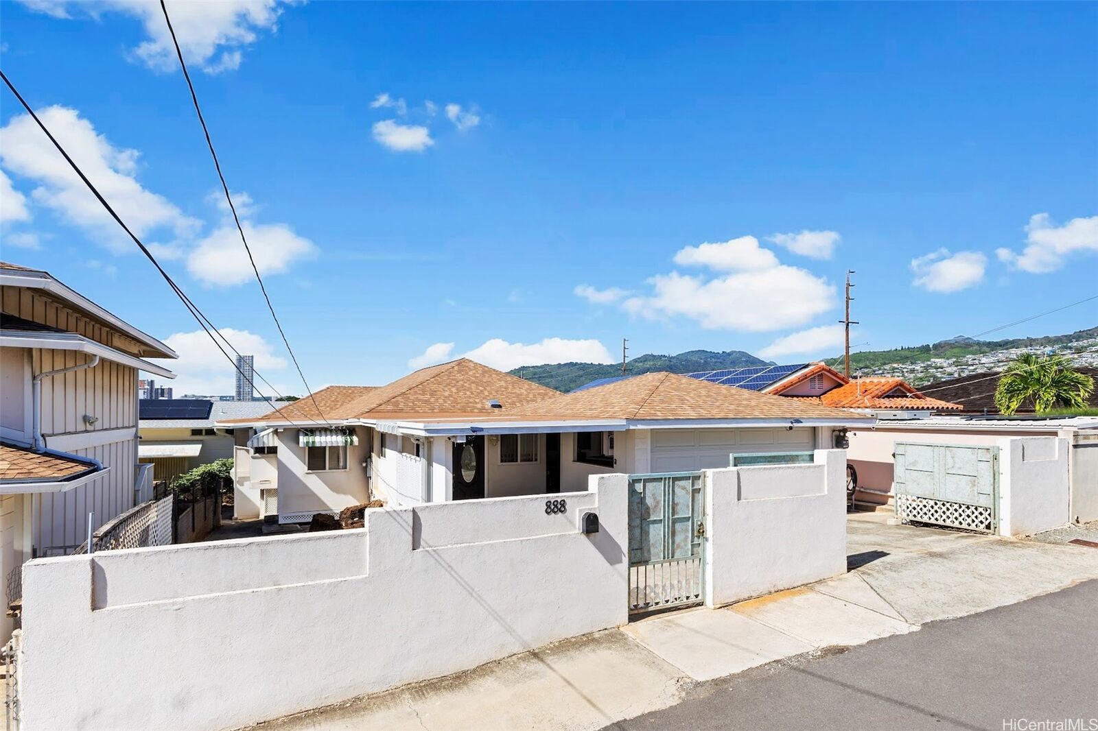 Property Photo:  888 4th Avenue  HI 96816 