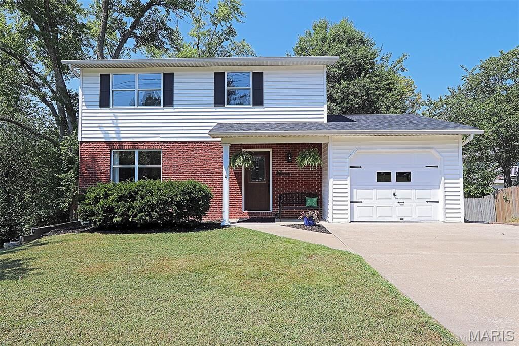 Property Photo:  405 N Shawnee Boulevard  MO 63755 