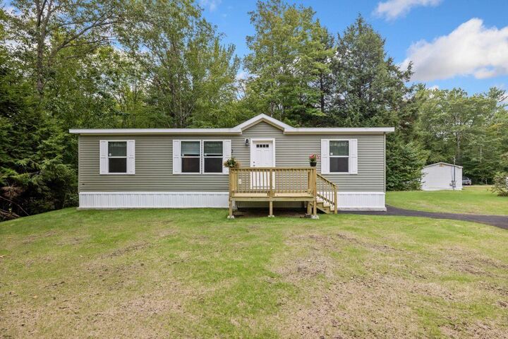 Property Photo: 516 Oak Street ME 04073