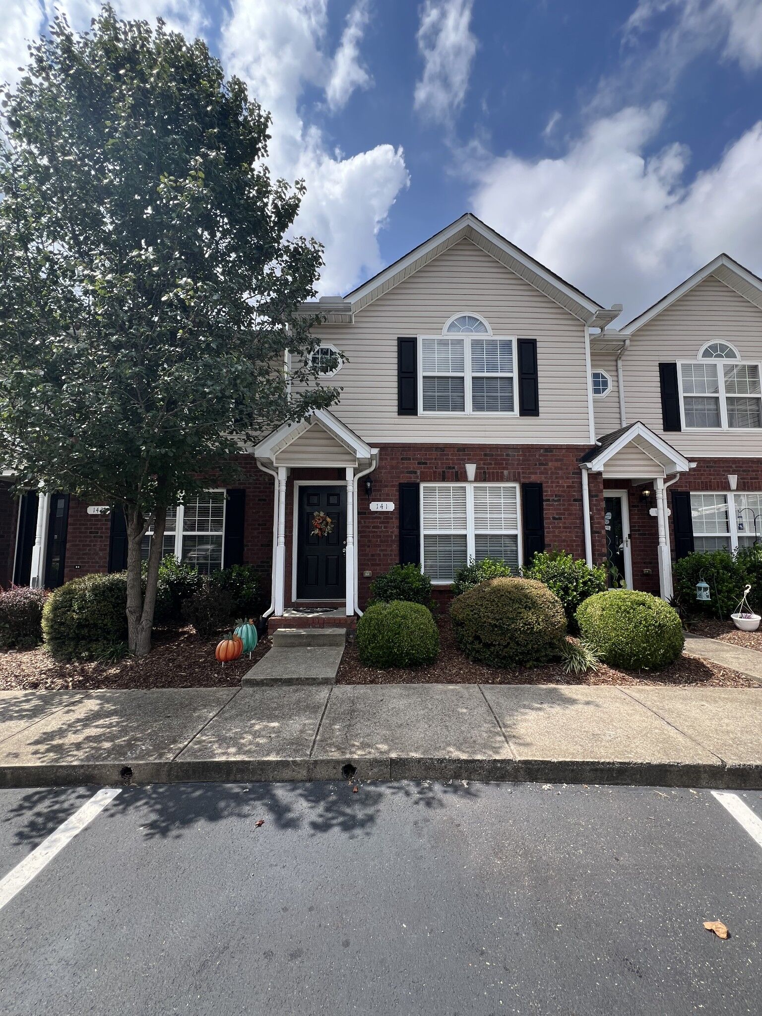 Property Photo:  141 Oak Valley Cir  TN 37167 