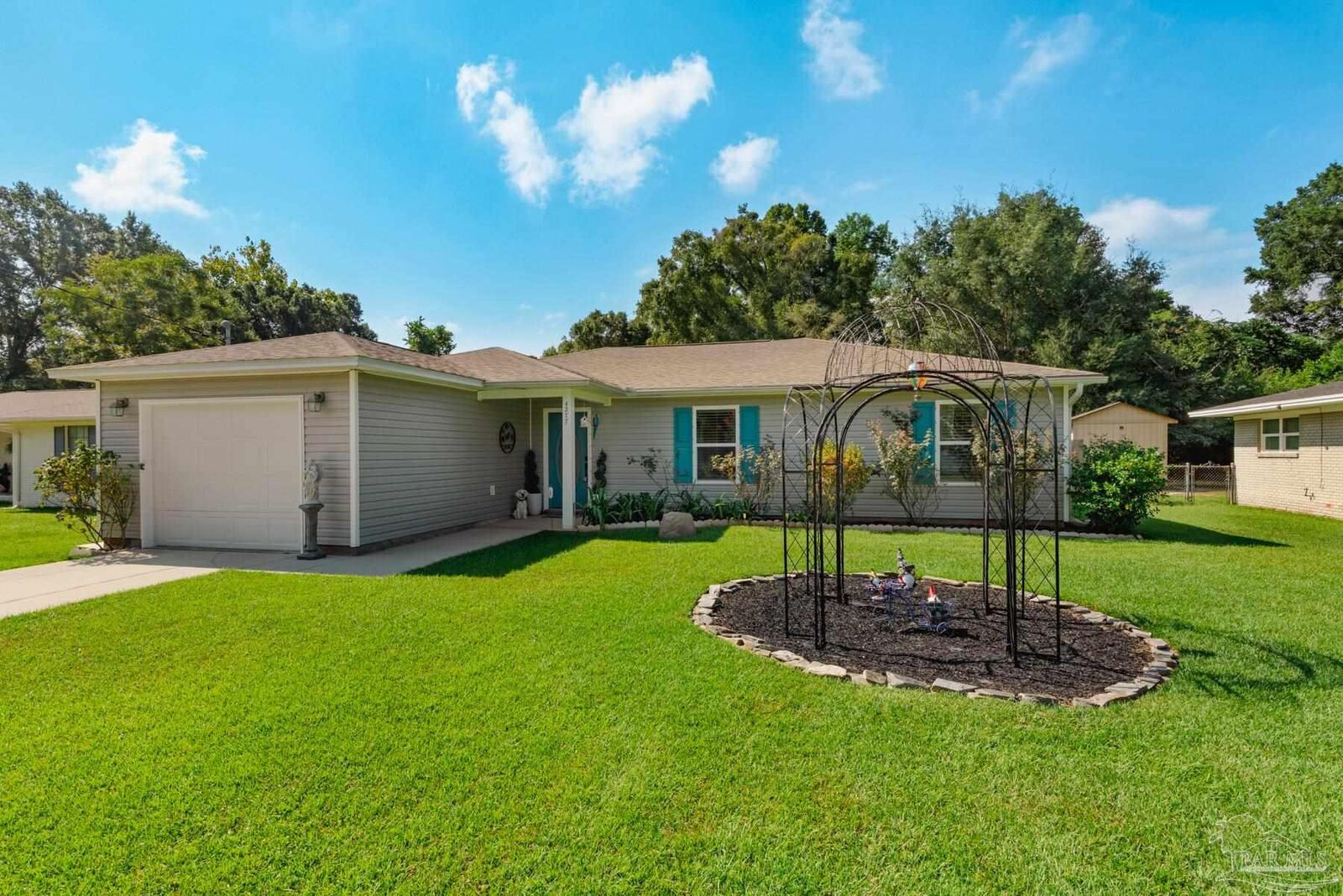 Property Photo: 4277 Dana St FL 32571
