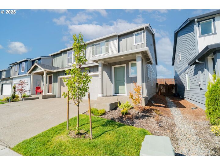 Property Photo: 17414 NW 10th Pl WA 98642