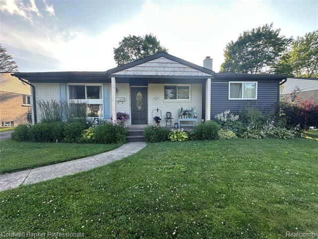 Property Photo: 753 Lincoln Street MI 48446