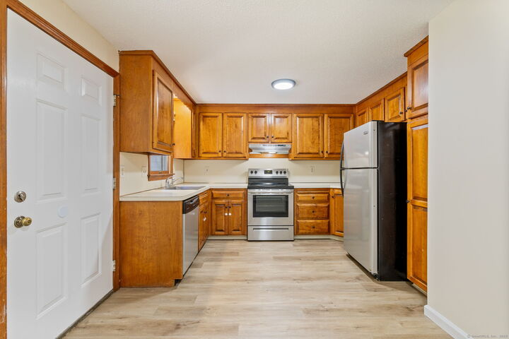 Property Photo: 63 Summit Street Apt 11 CT 06040