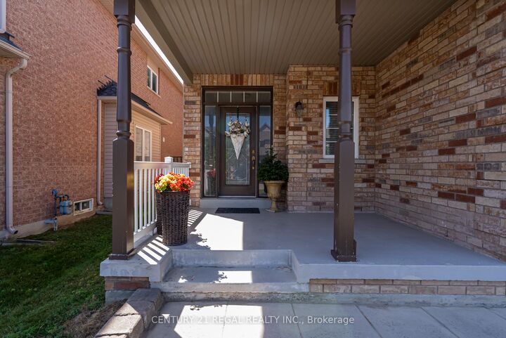 Property Photo:  4 Hayfield Avenue  ON L9P 0A2 