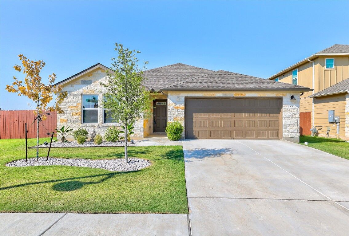 Property Photo:  101 Skyview Farm Lane  TX 78642 