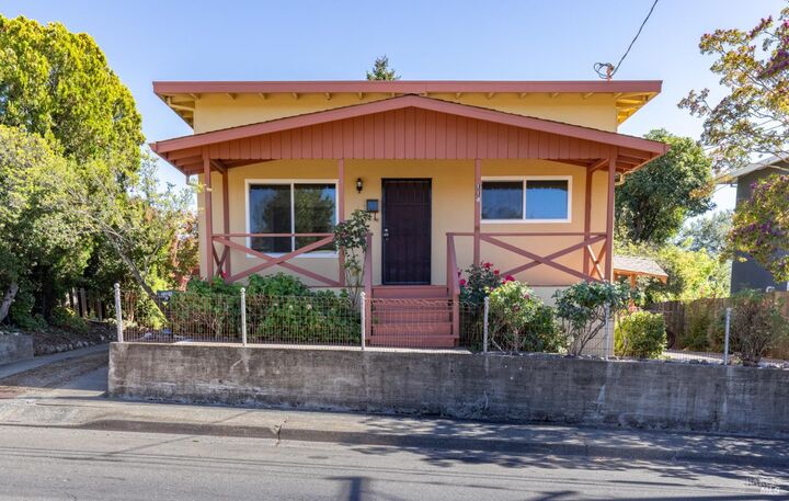 114 Powell Avenue  Healdsburg CA 95448 photo