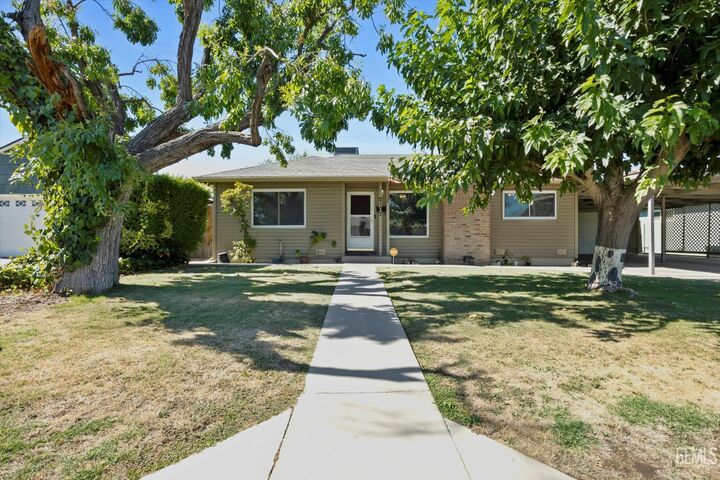Property Photo:  2107 Rose Marie Drive  CA 93304 