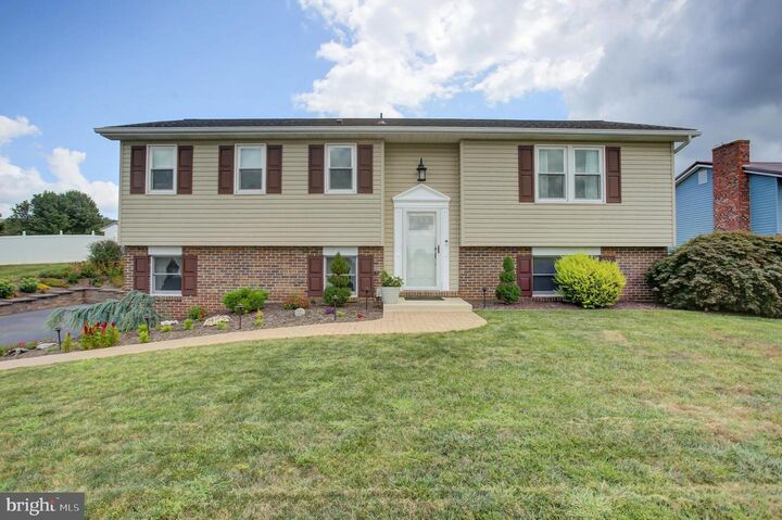 14090 Gardner Avenue  Waynesboro PA 17268 photo